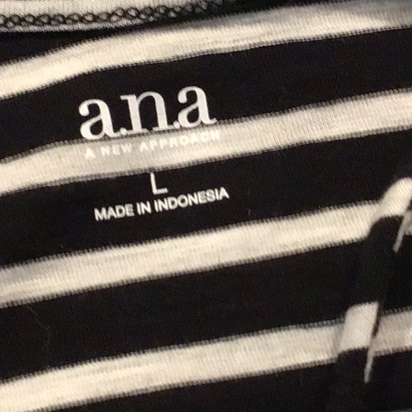 A.N.A. Black and white top. - Picture 4 of 5
